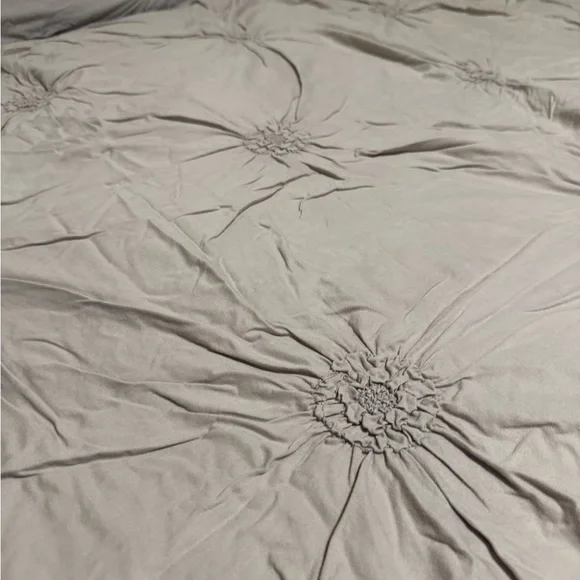 Pottery Barn Teen Comforter and Shams - Picture 4 of 4